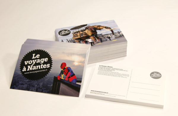 Cartes postales sur Carte graphique 300g avec Pelliculage brillant ou ultra mat recto